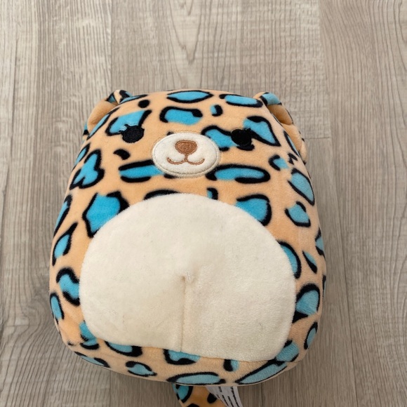 Squishmallow Liv 8 - Picture 1 of 2